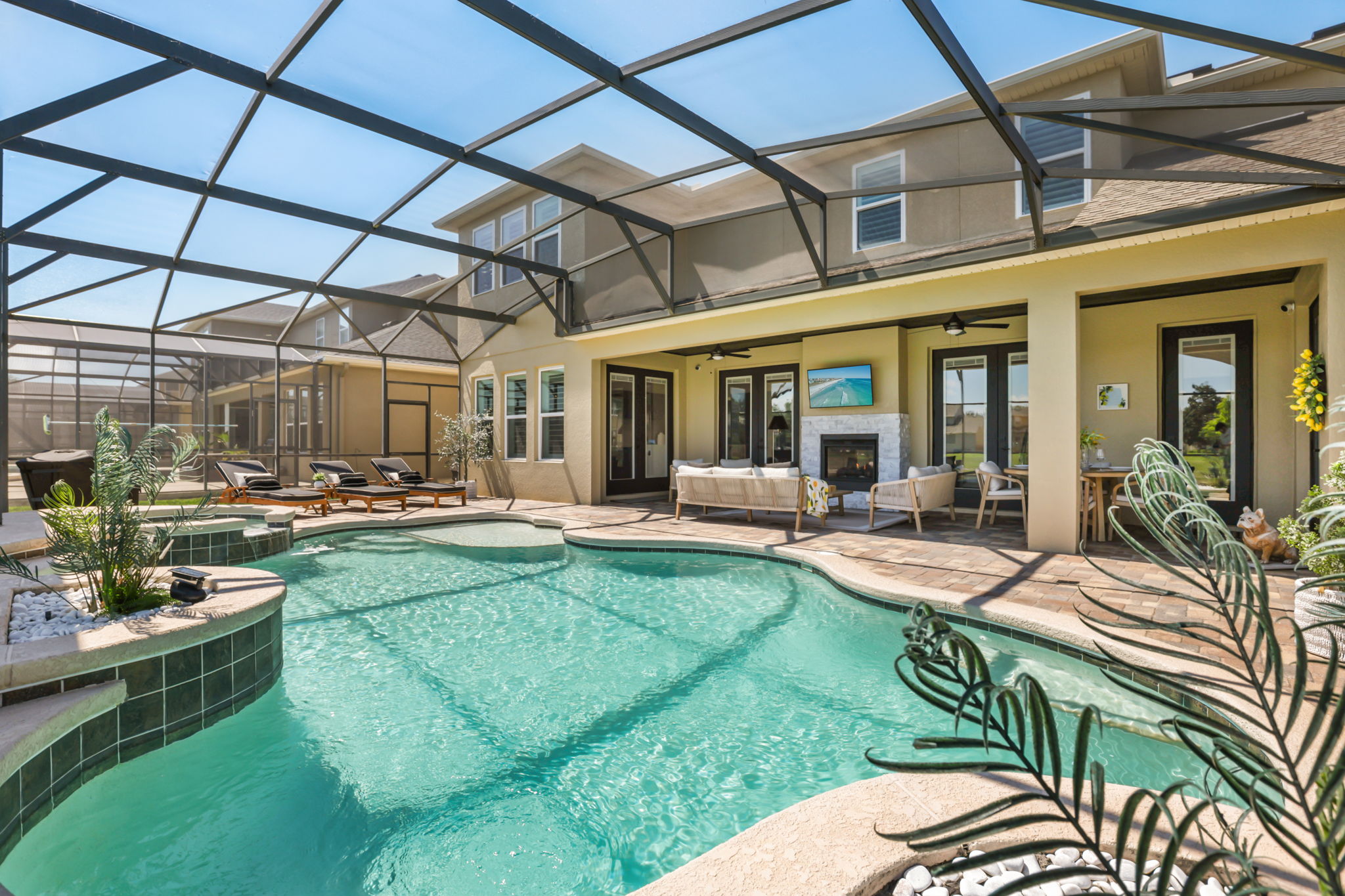 Screened heated pool and spa at 11716 Sheltering Pine Drive